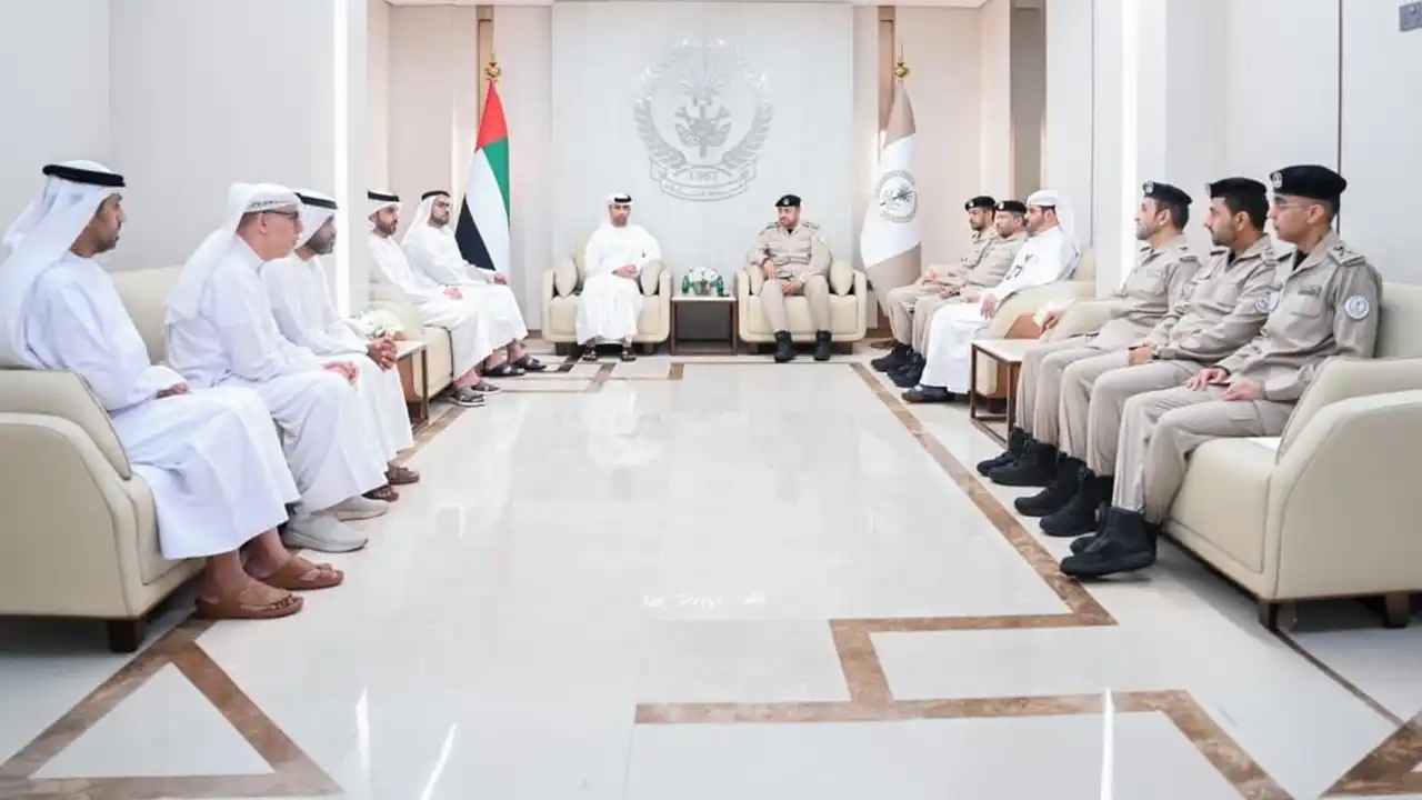 وفد دو يزور قائد شرطة الشارقة لبحث التعاون التقني